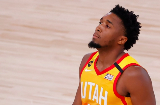 江苏队逆转国王，米切尔高光表现