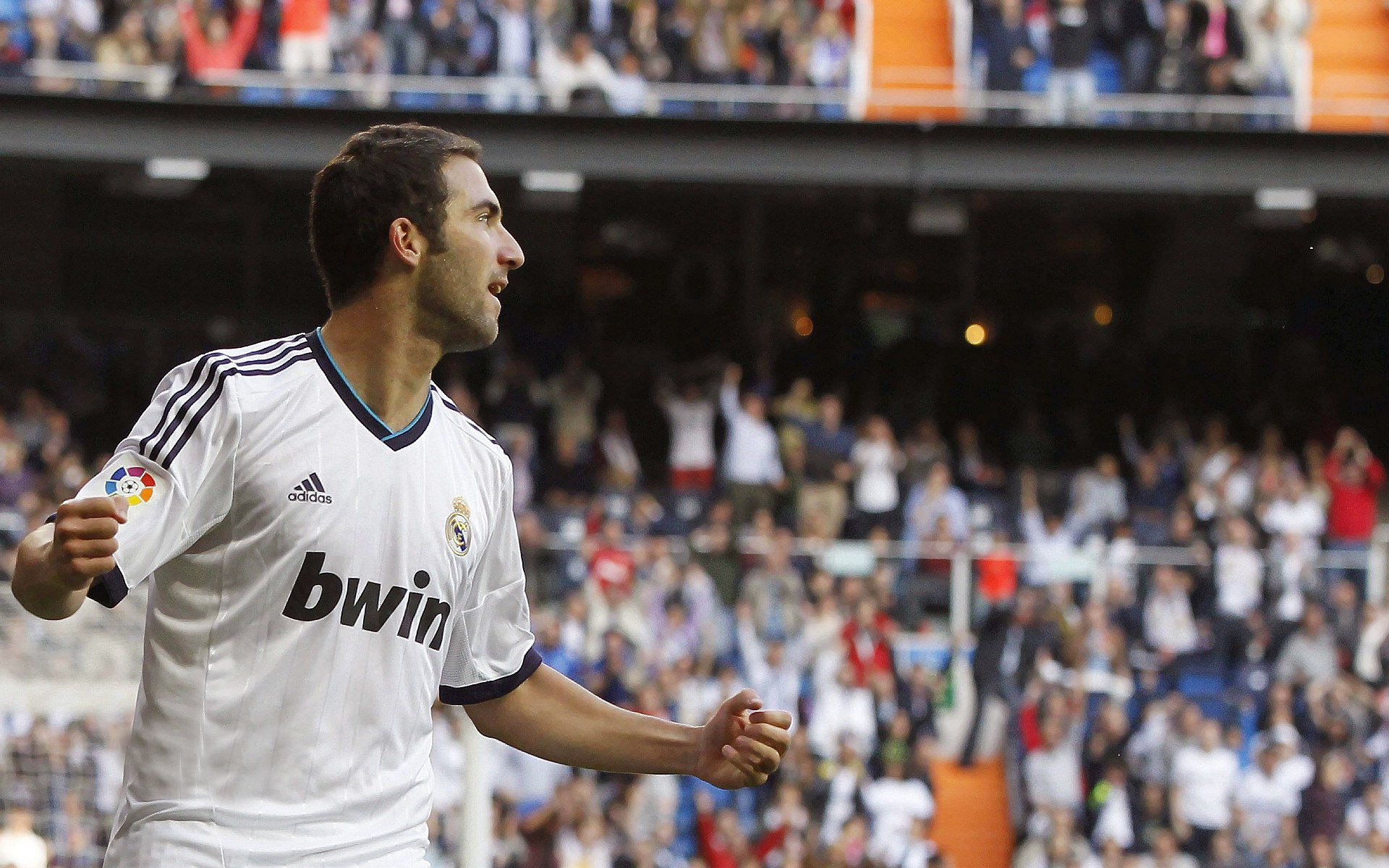 巴雷拉点燃赛场,南非全面压制背后的足球革命